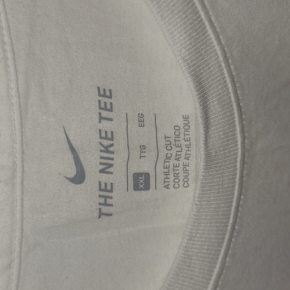 Nike - Picture 3 of 3